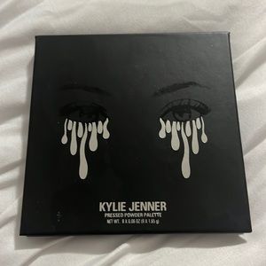 Kylie Jenner eyeshadow pallet